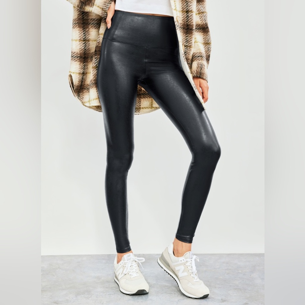Aritzia Wilfred Free Women’s Faux Leather Black Leggings/ Pants- Size XS